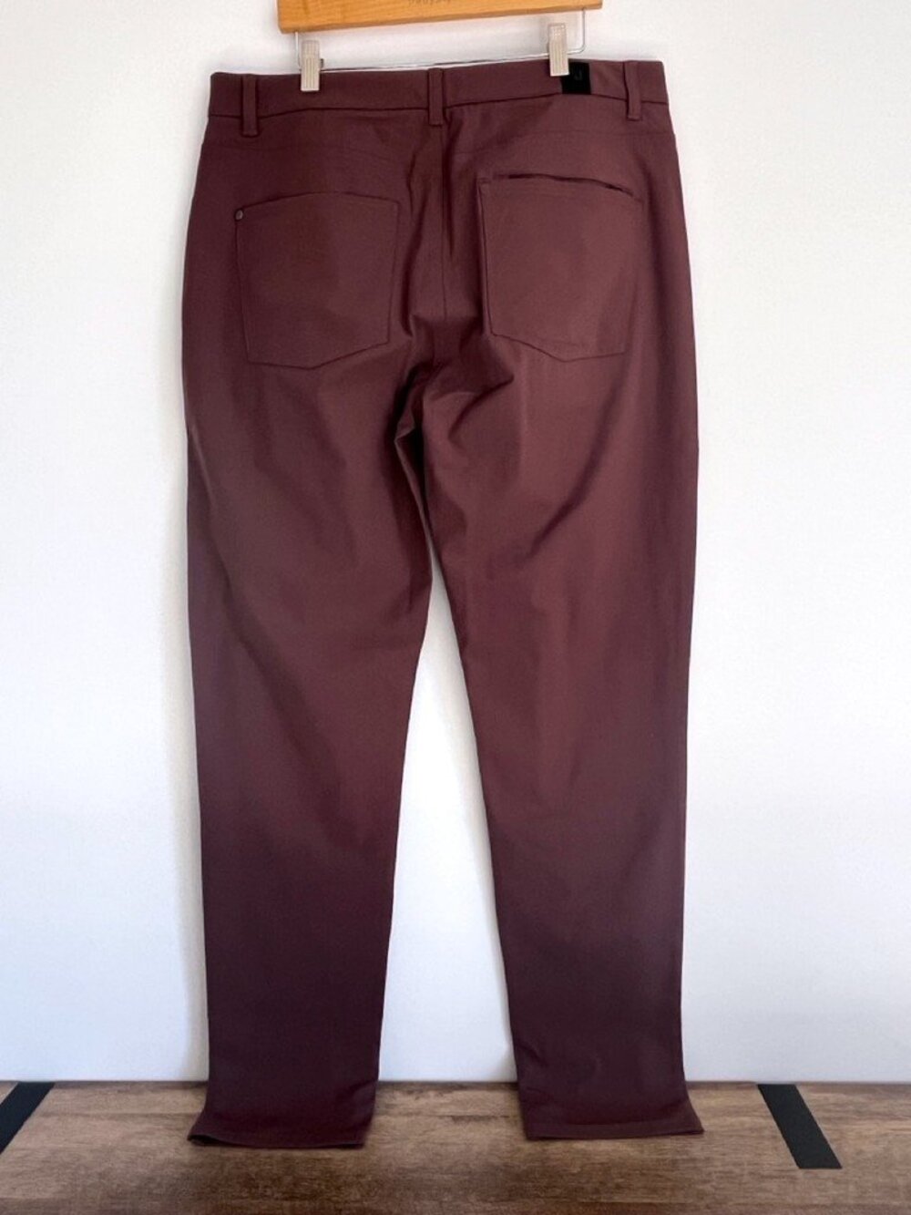 Vuori Meta Pant Men 34x32 Chestnut NWT - Picture 3 of 9